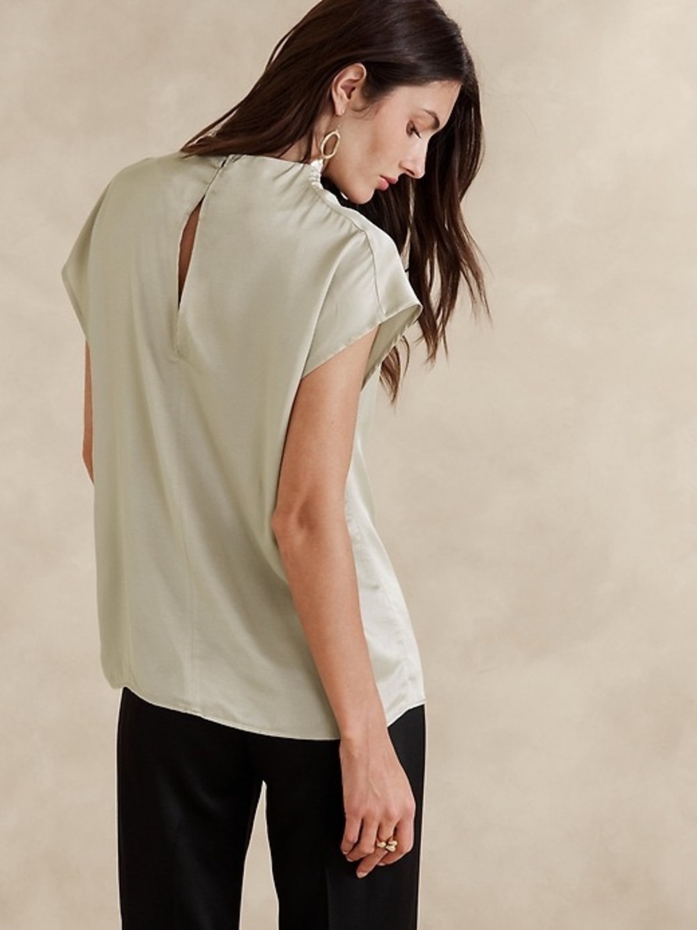 BANANA REPUBLIC BAHARI SATIN TOP - Picture 2 of 6